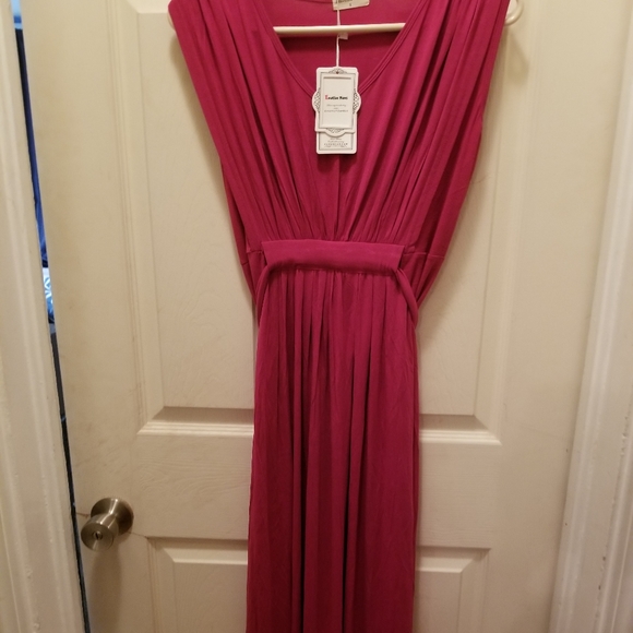 Maternity/nursing dress - Picture 5 of 6